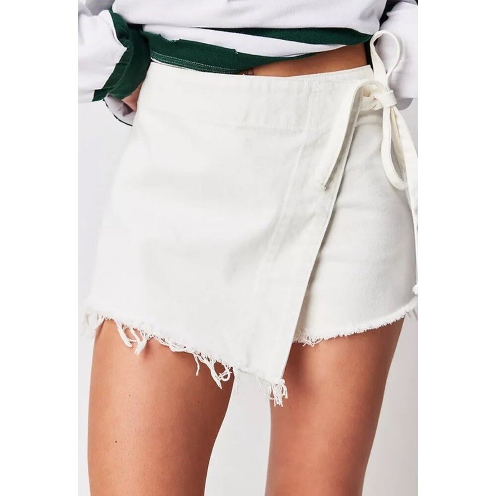 Free People Women’s White Skirt Emmy Denim Asymmetrical Side Tie Skort Sz 6